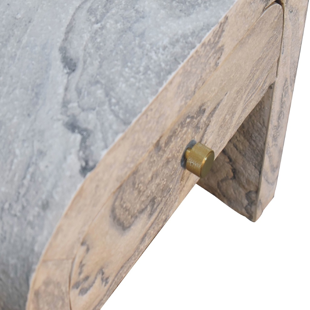 Comodino in stile liberty